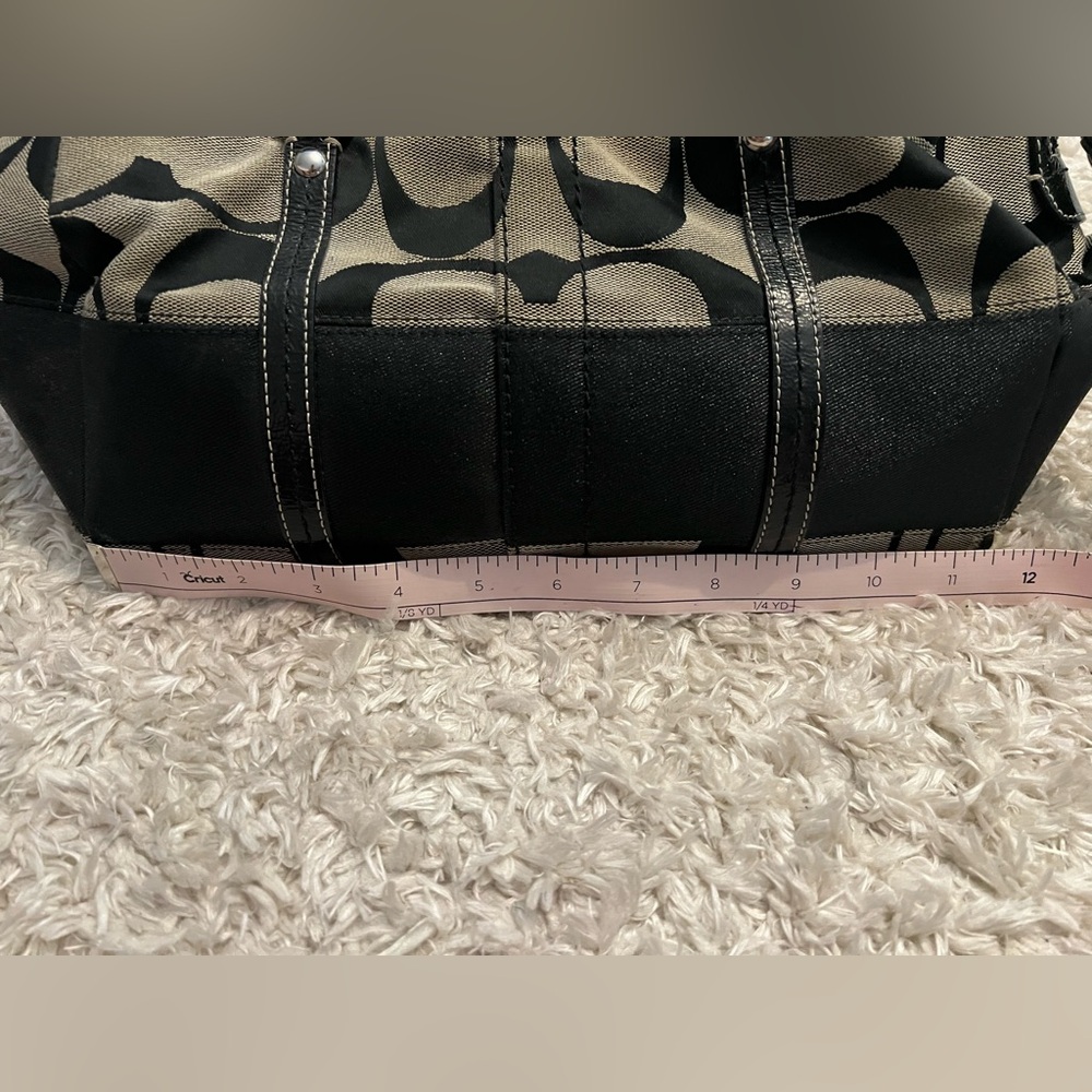 Coach Signature Purse - Picture 6 of 8